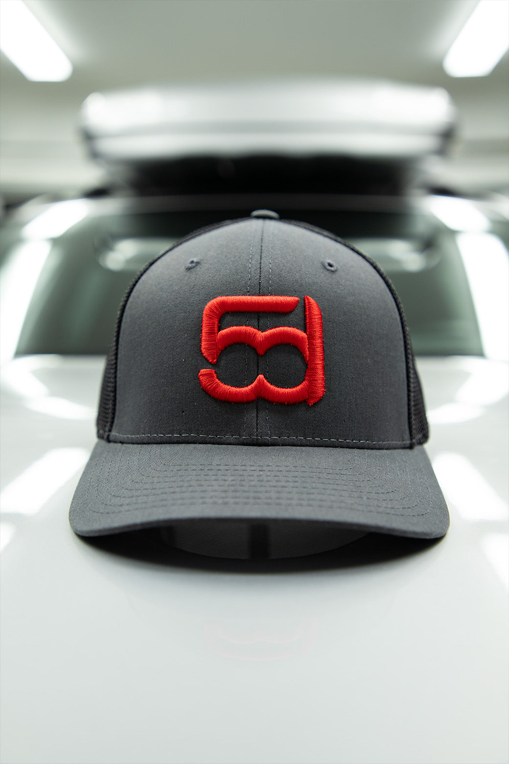 5door 5d -  Smoke Grey & Red Snapback Trucker Hat