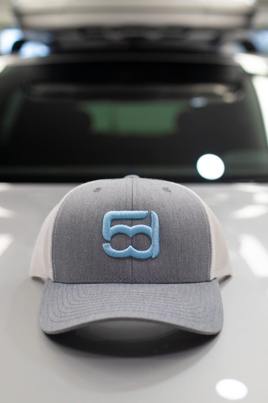 5d Tricolor Snapback Trucker Hat | Light Blue, Grey & White