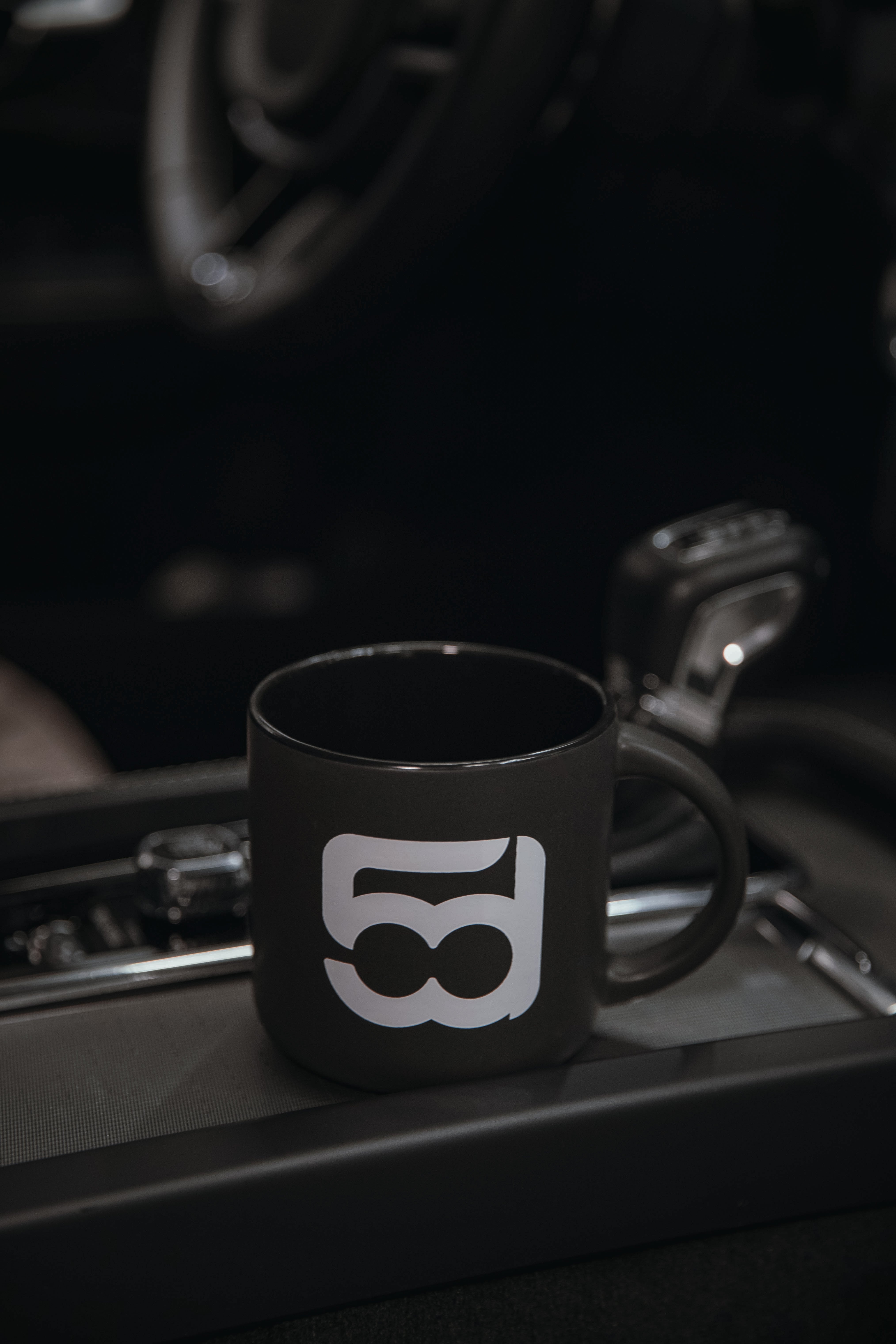 5door Black & White Ceramic Coffee Mug